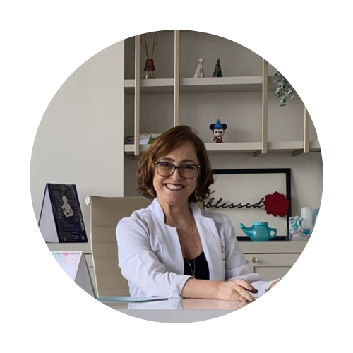 Médica Homeopata Claudia Carneiro.