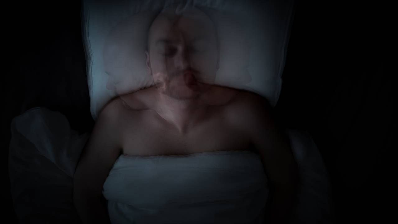 Sono Agitado e Despertares Noturnos. O Que a Homeopatia Observa na Avaliação Clínica.